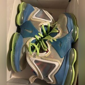 Size 9 Lebrons. Well loved. Never worn outside.